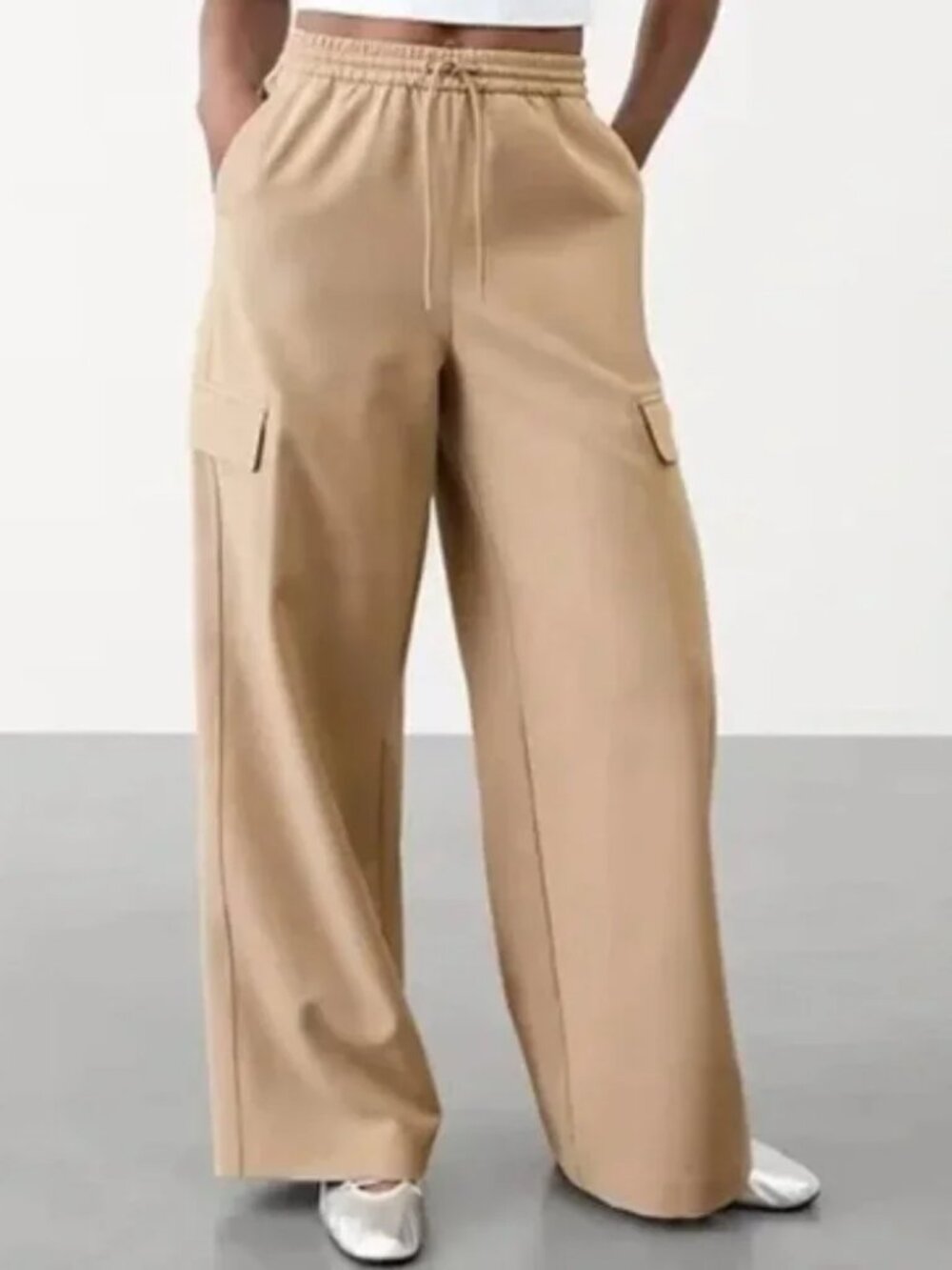 NWT Athleta Petite Promenade Cargo Pants in Brownstone Beige